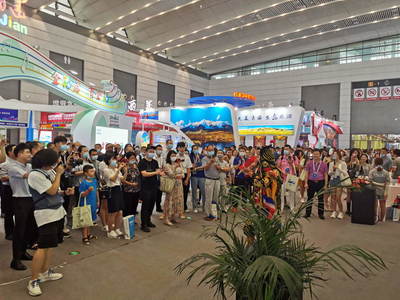 四川文旅組團(tuán)亮相西安旅博會，向古都“送安逸”